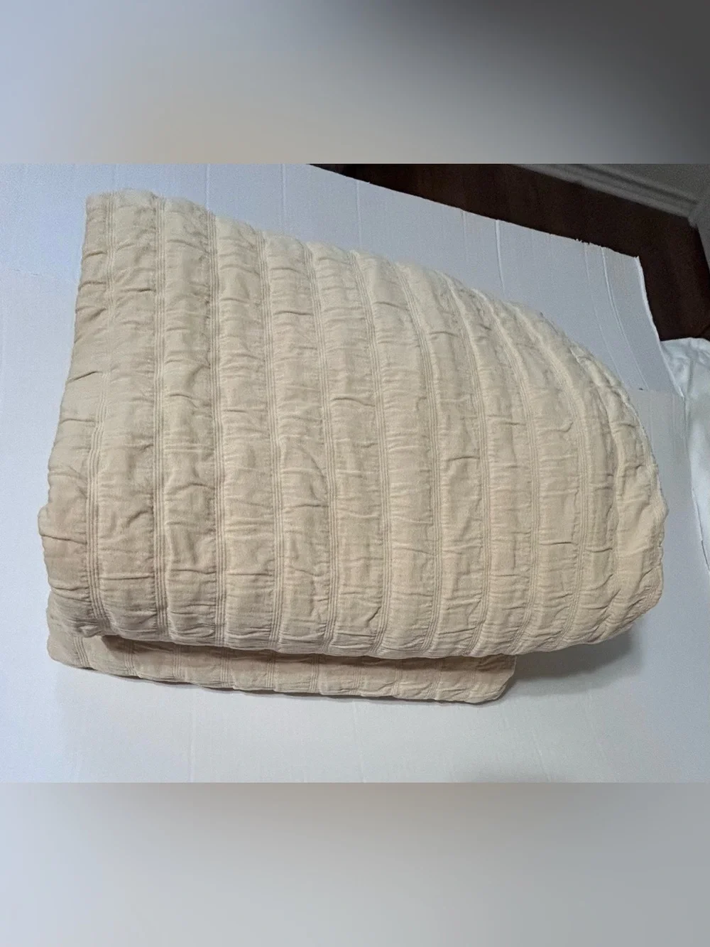 RARE Eileen Fisher Home queen rippled on front . Cotton quilt. Heirloom quality